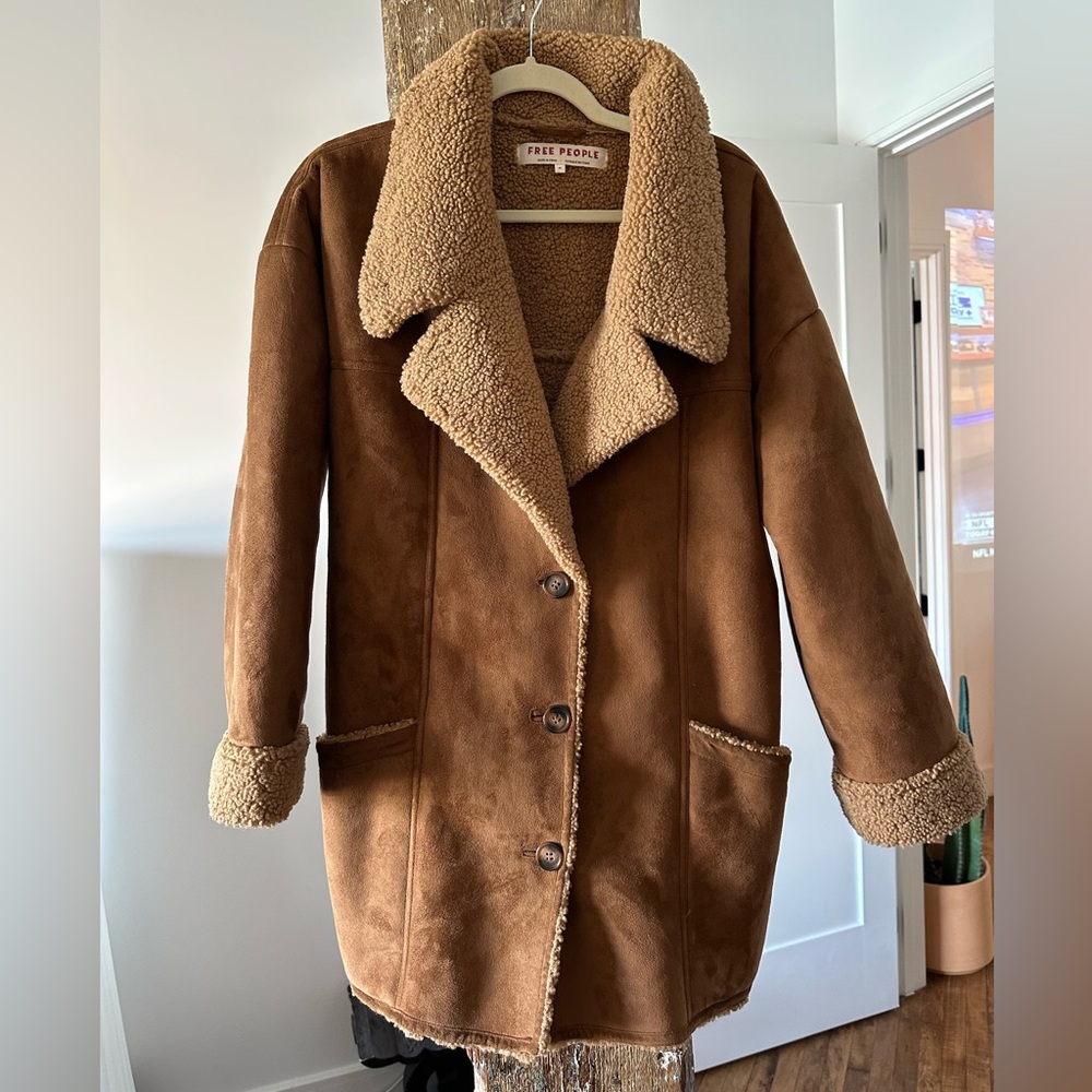 Free People shearling-style jacket with soft lining. Size medium